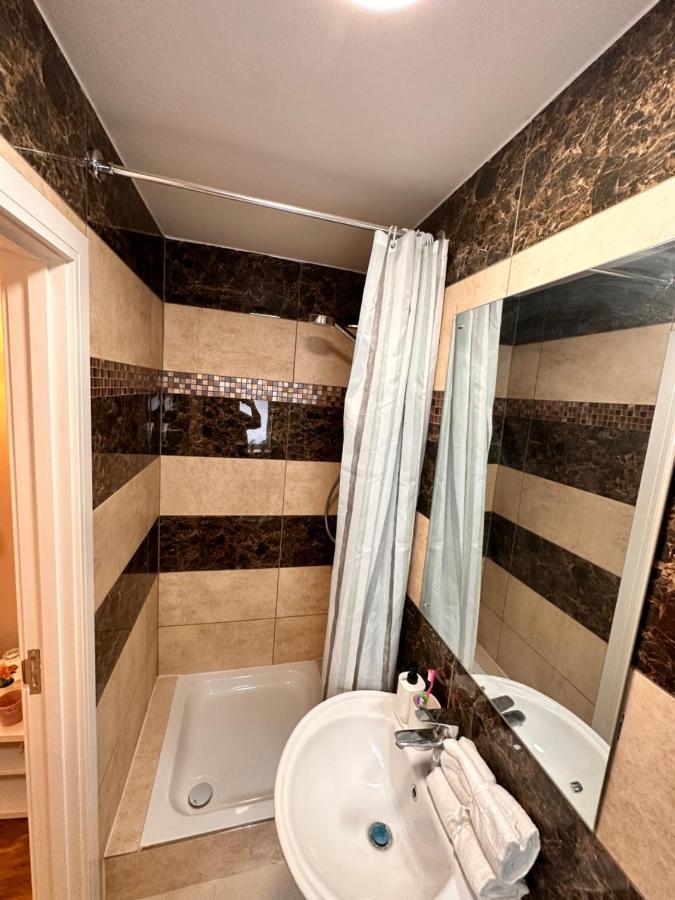 Canary Wharf Single Double And En-Suite Rooms Londen Buitenkant foto