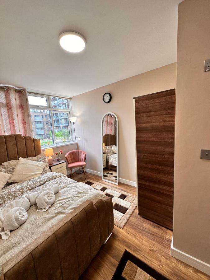 Canary Wharf Single Double And En-Suite Rooms Londen Buitenkant foto