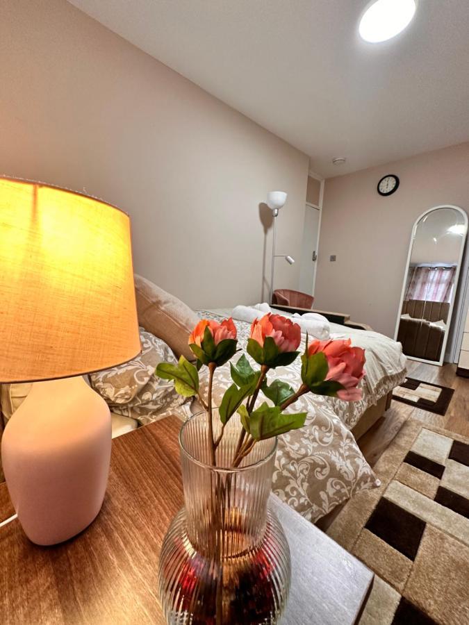 Canary Wharf Single Double And En-Suite Rooms Londen Buitenkant foto