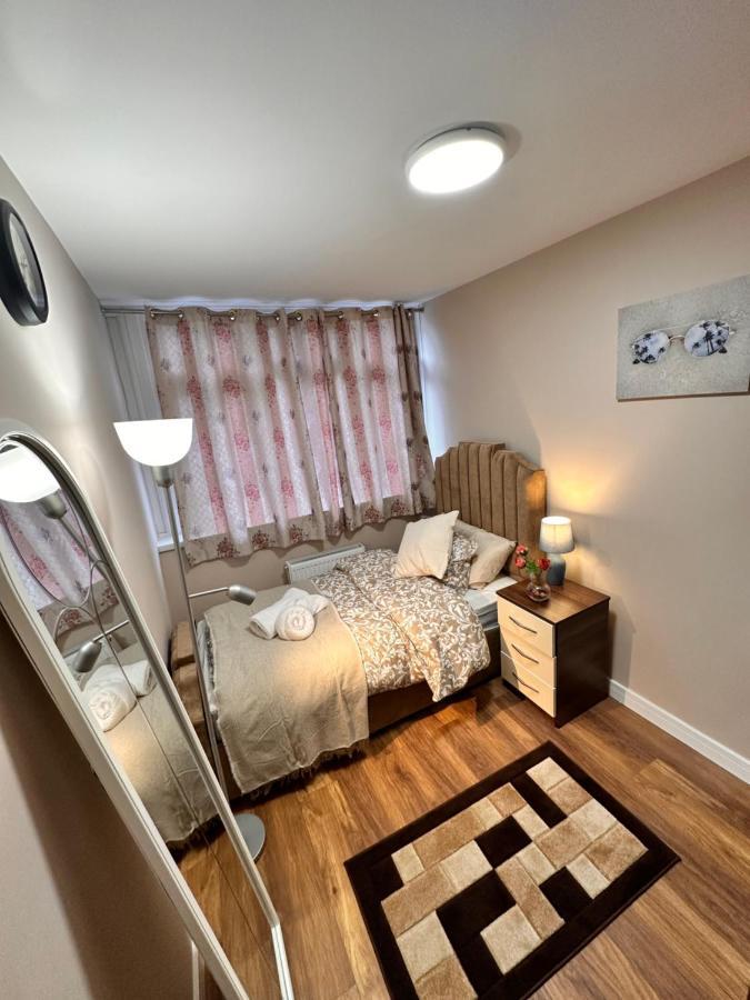 Canary Wharf Single Double And En-Suite Rooms Londen Buitenkant foto