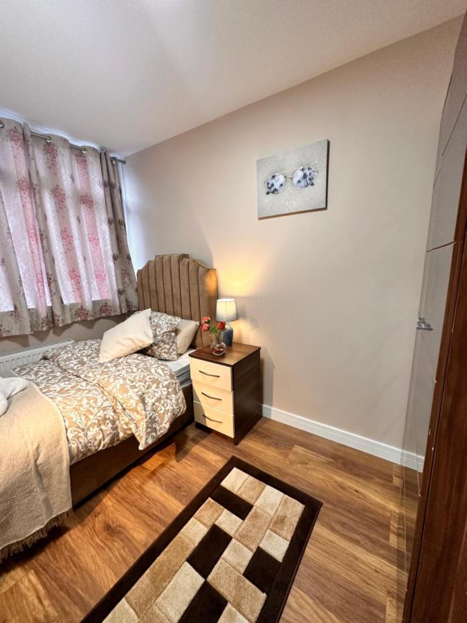 Canary Wharf Single Double And En-Suite Rooms Londen Buitenkant foto