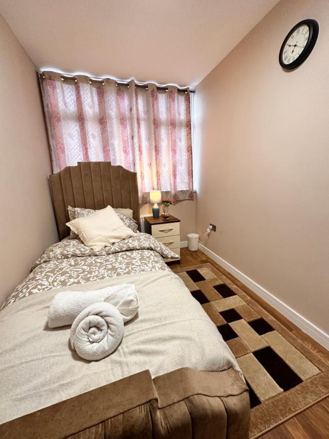 Canary Wharf Single Double And En-Suite Rooms Londen Buitenkant foto