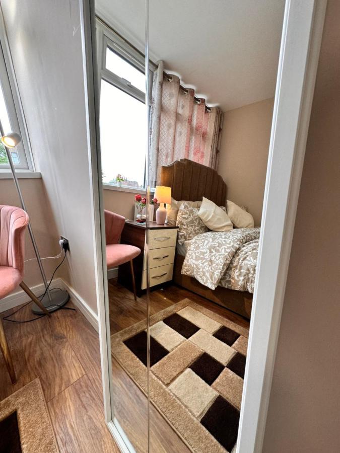 Canary Wharf Single Double And En-Suite Rooms Londen Buitenkant foto