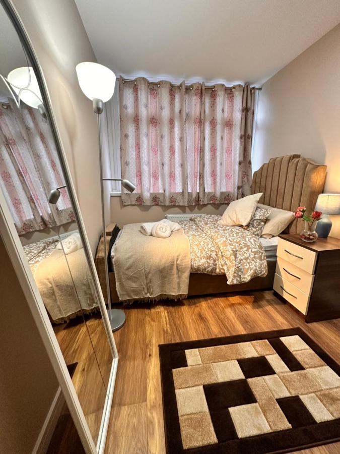 Canary Wharf Single Double And En-Suite Rooms Londen Buitenkant foto