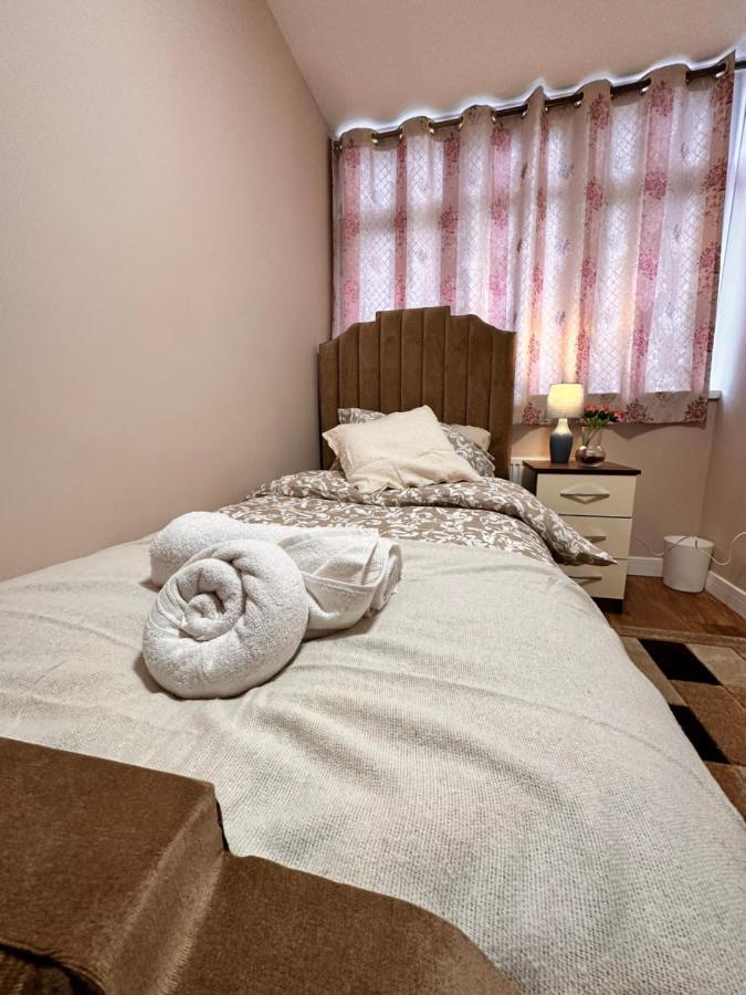 Canary Wharf Single Double And En-Suite Rooms Londen Buitenkant foto